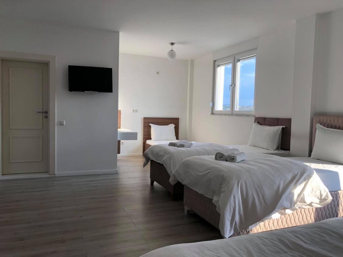 Hotel Dardani Titova Mitrovica 外观 照片