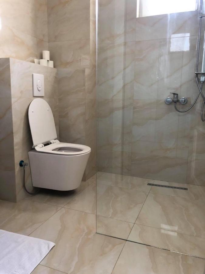 Hotel Dardani Titova Mitrovica 外观 照片