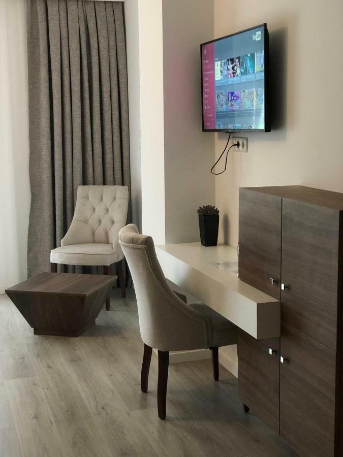 Hotel Dardani Titova Mitrovica 外观 照片